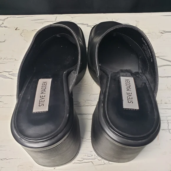 Steve Madden 'Flirtie' Clogs/ Mules in Black - Women's size 7 - Picture 14 of 14